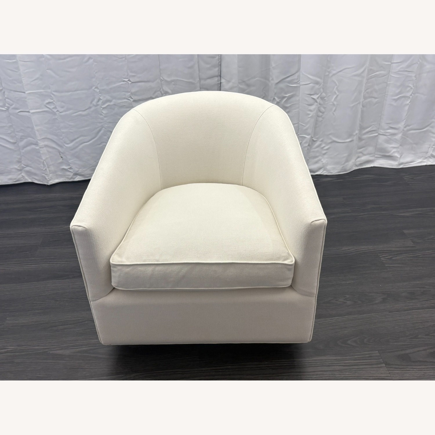 RH Reginald Swivel Chair - image-15