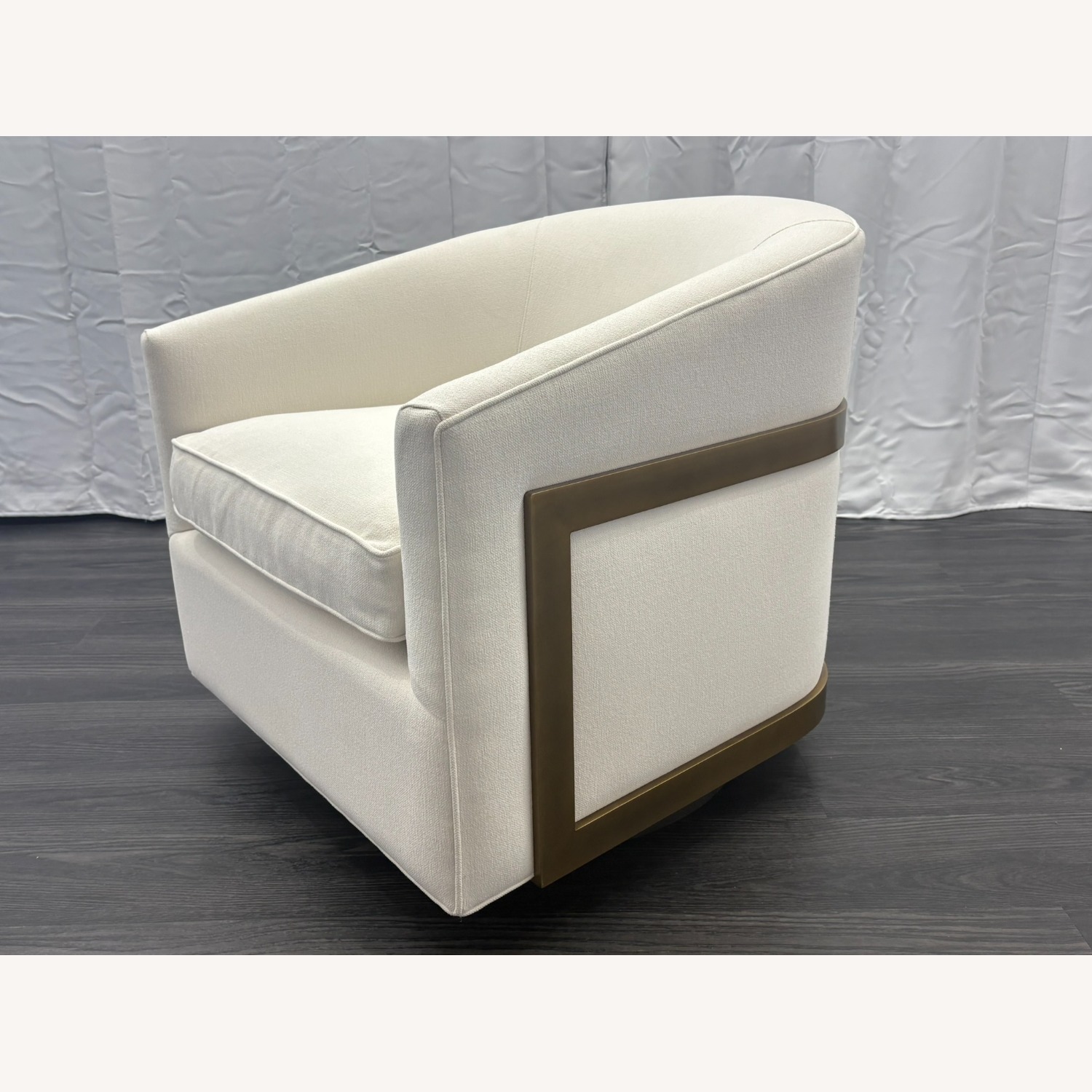 RH Reginald Swivel Chair - image-14