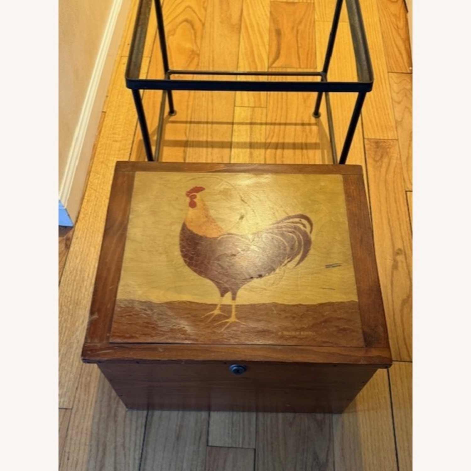 Vintage/Antique Dark Brown Wood Décor - image-5