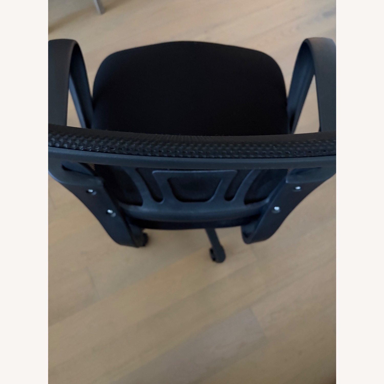 Staples Black Ergonomic Mesh Swivel Chair - image-4