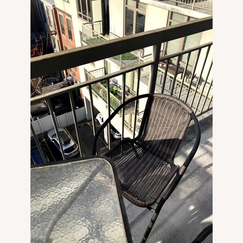 Used  5-Piece 28" Square Indoor/Outdoor Patio Table and Chairs Set for sale on AptDeco