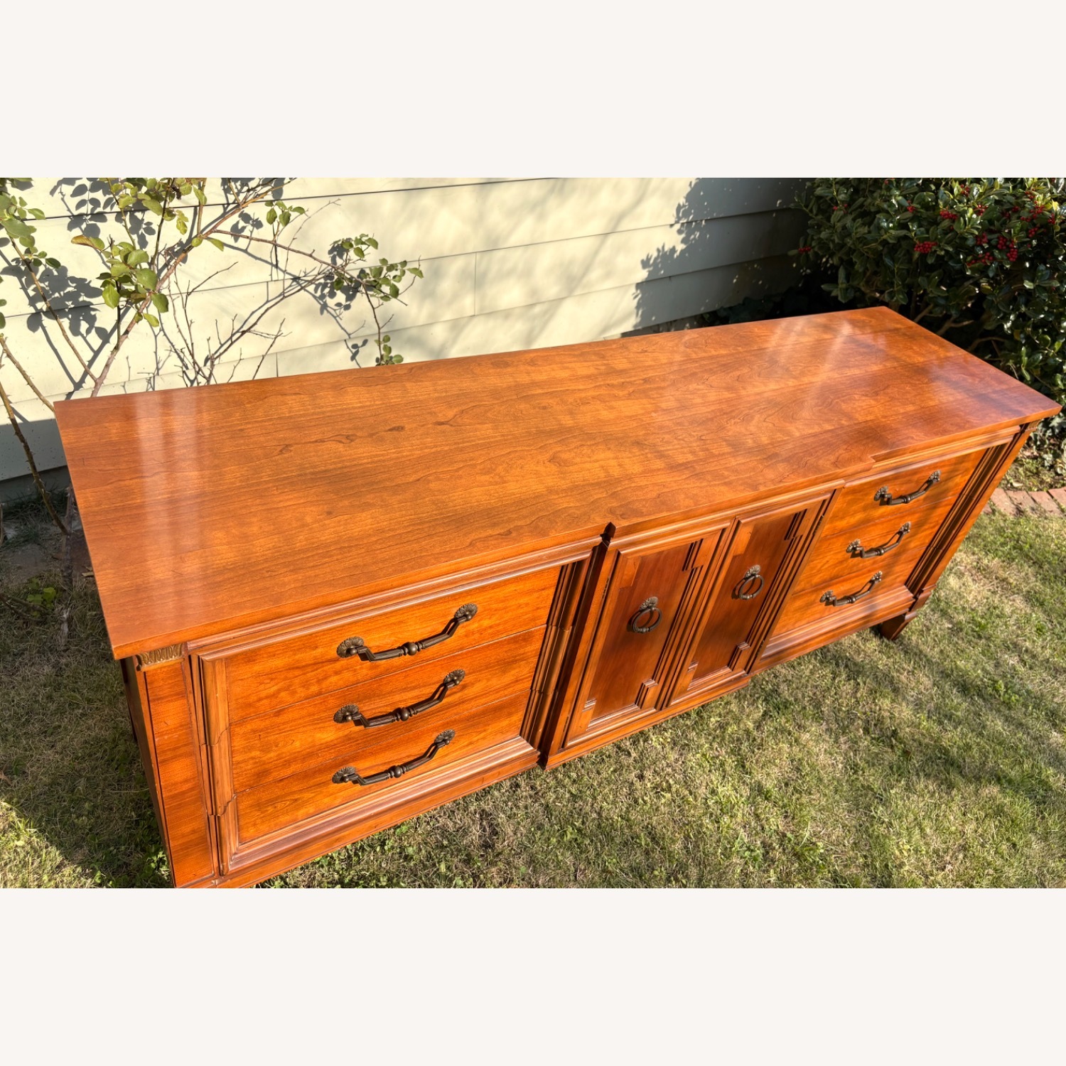 Thomasville Vintage 9 Drawer Dresser - image-6