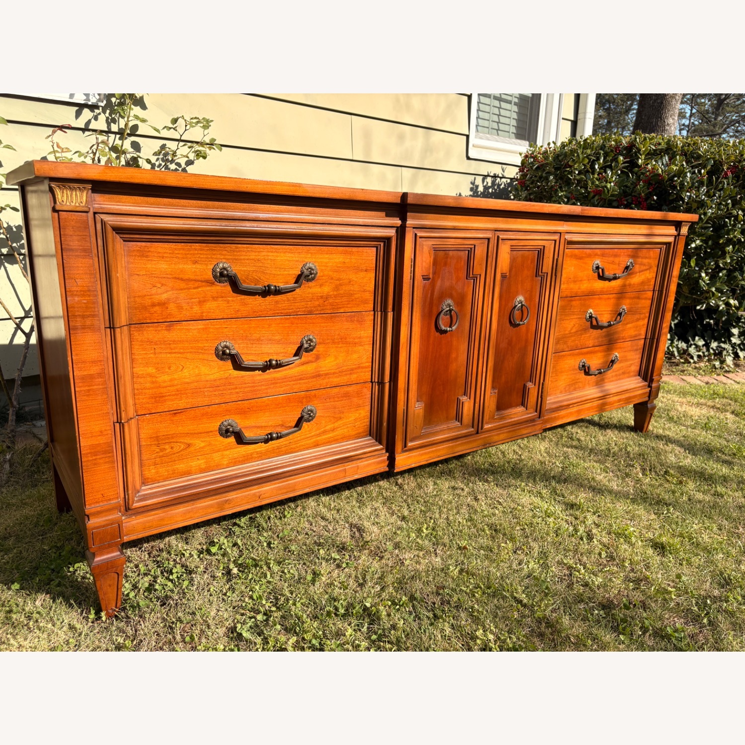 Thomasville Vintage 9 Drawer Dresser - image-4