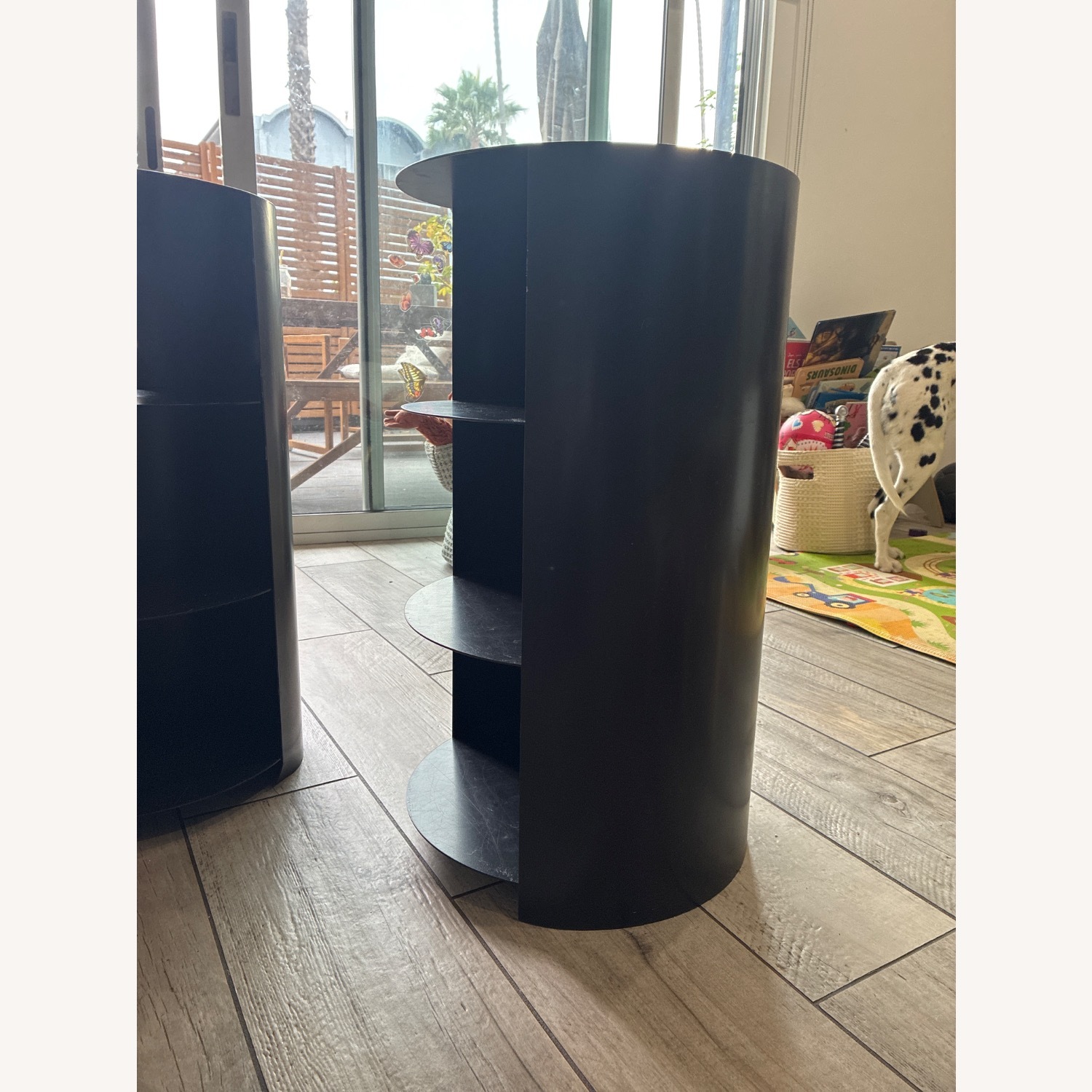 Hide Pedestal by Karoline Fesser Table, Black - image-3