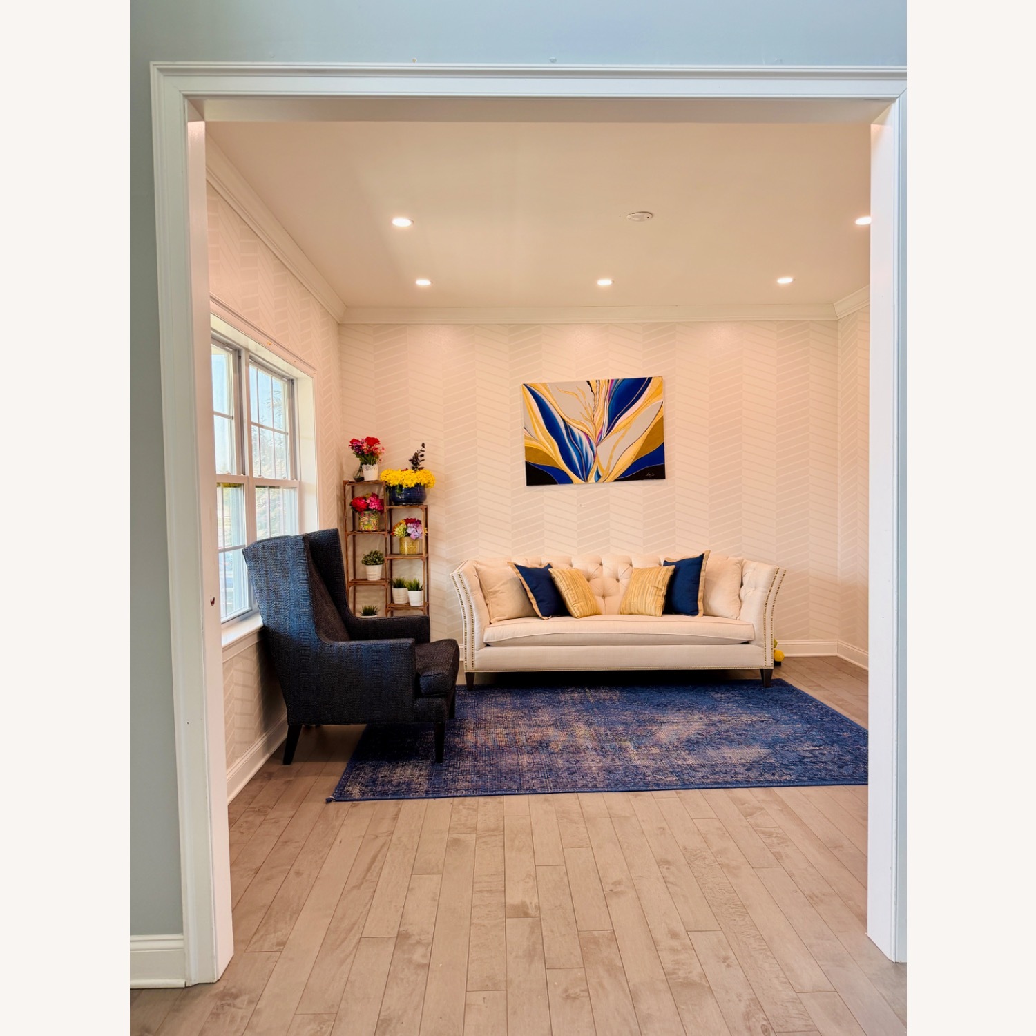 Ethan Allen Shelton Sofa 3+ Seater Sofa - image-4