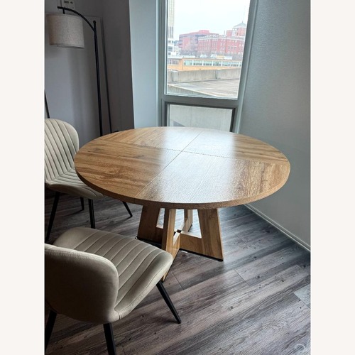 Used Contemporary Dining Set for sale on AptDeco