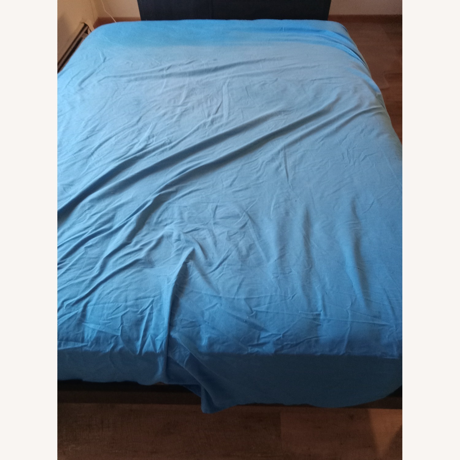 Nevis Platform Espresso Queen Bed - image-2