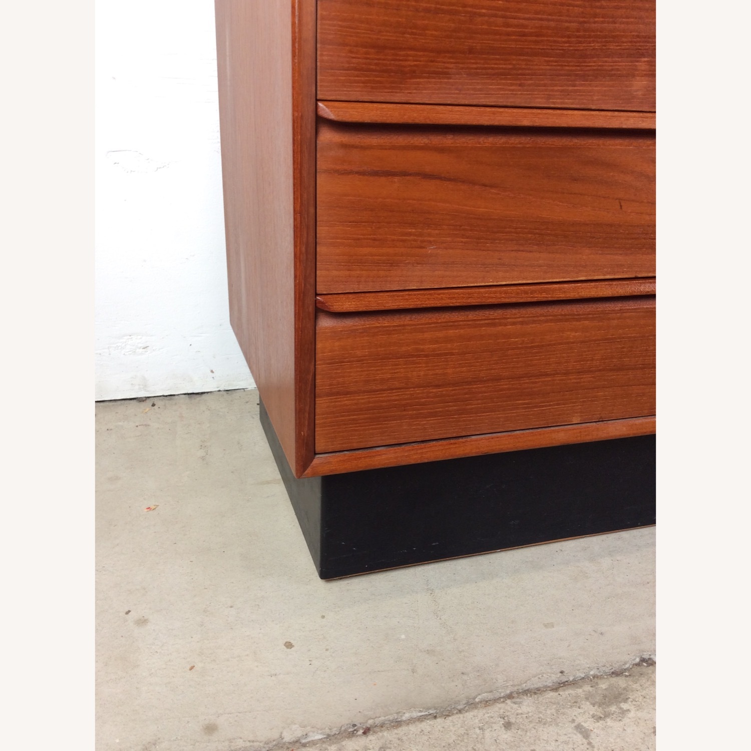 Danish Modern Teak 8 Drawer Lowboy Dresser - image-15