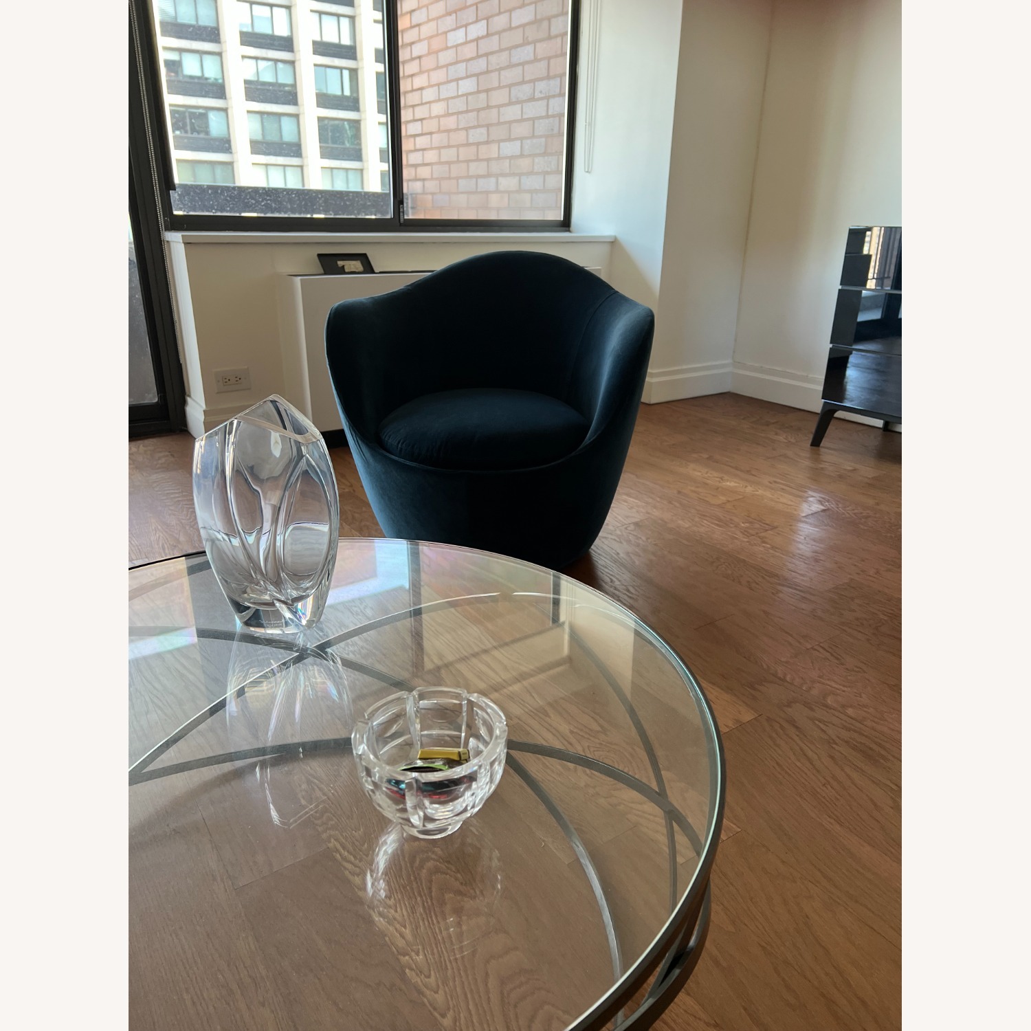 Lina Swivel Chair Blue Velvet Accent Chair - image-2