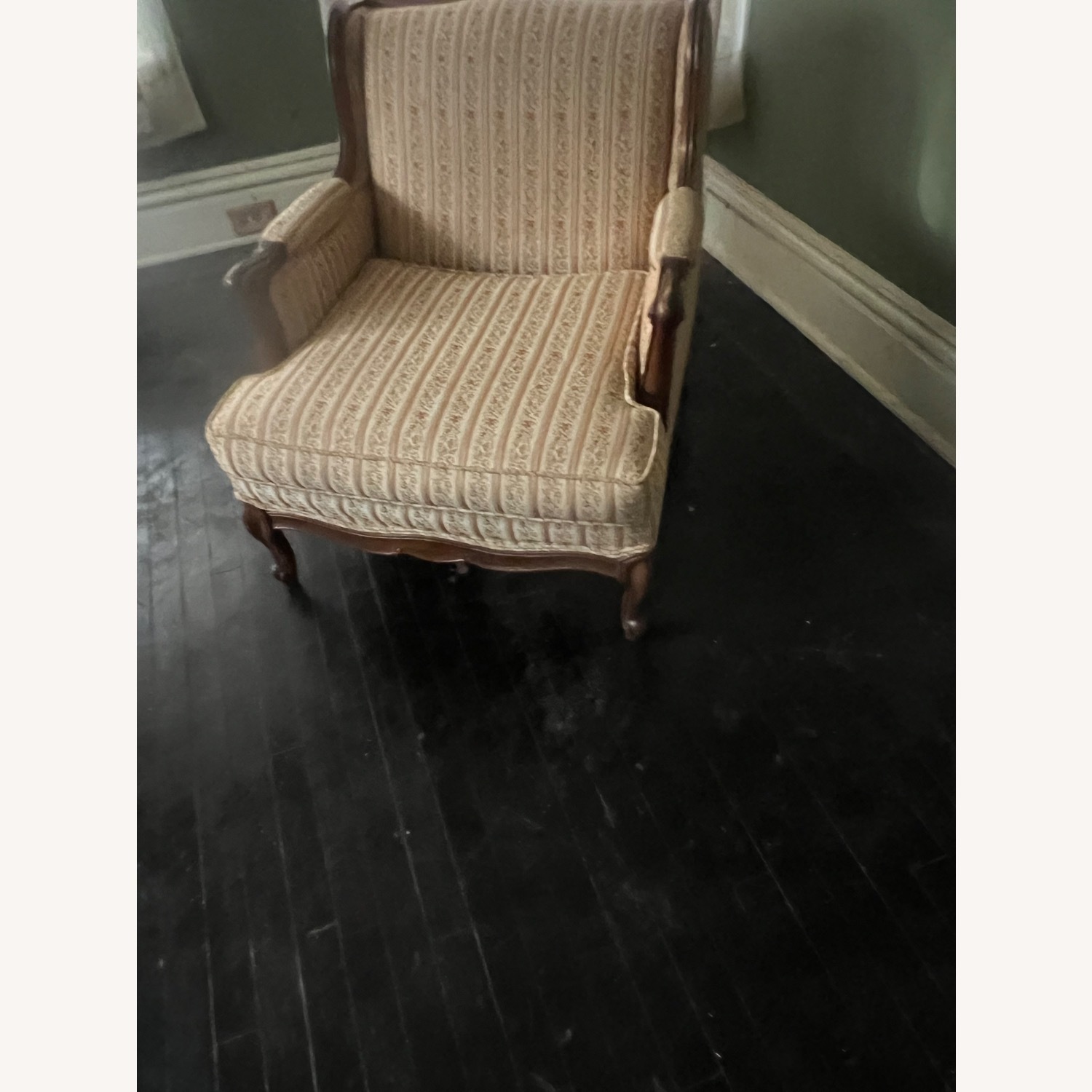 Vintage/Antique Accent Chair - image-4