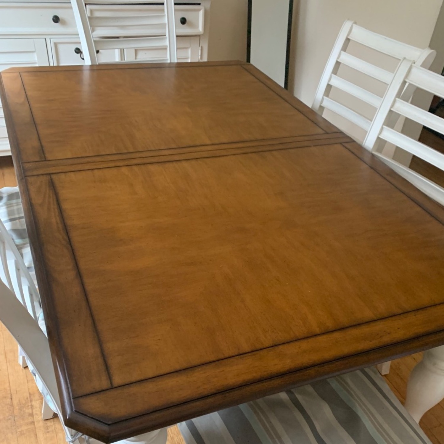 Dining Table with 6 Chairs (Haverty) - image-5