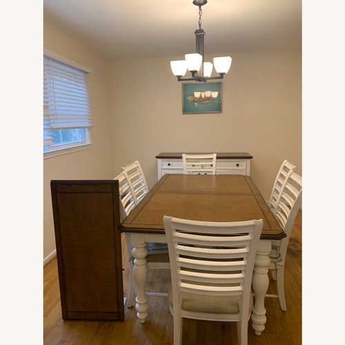 Used Dining Table with 6 Chairs (Haverty) for sale on AptDeco