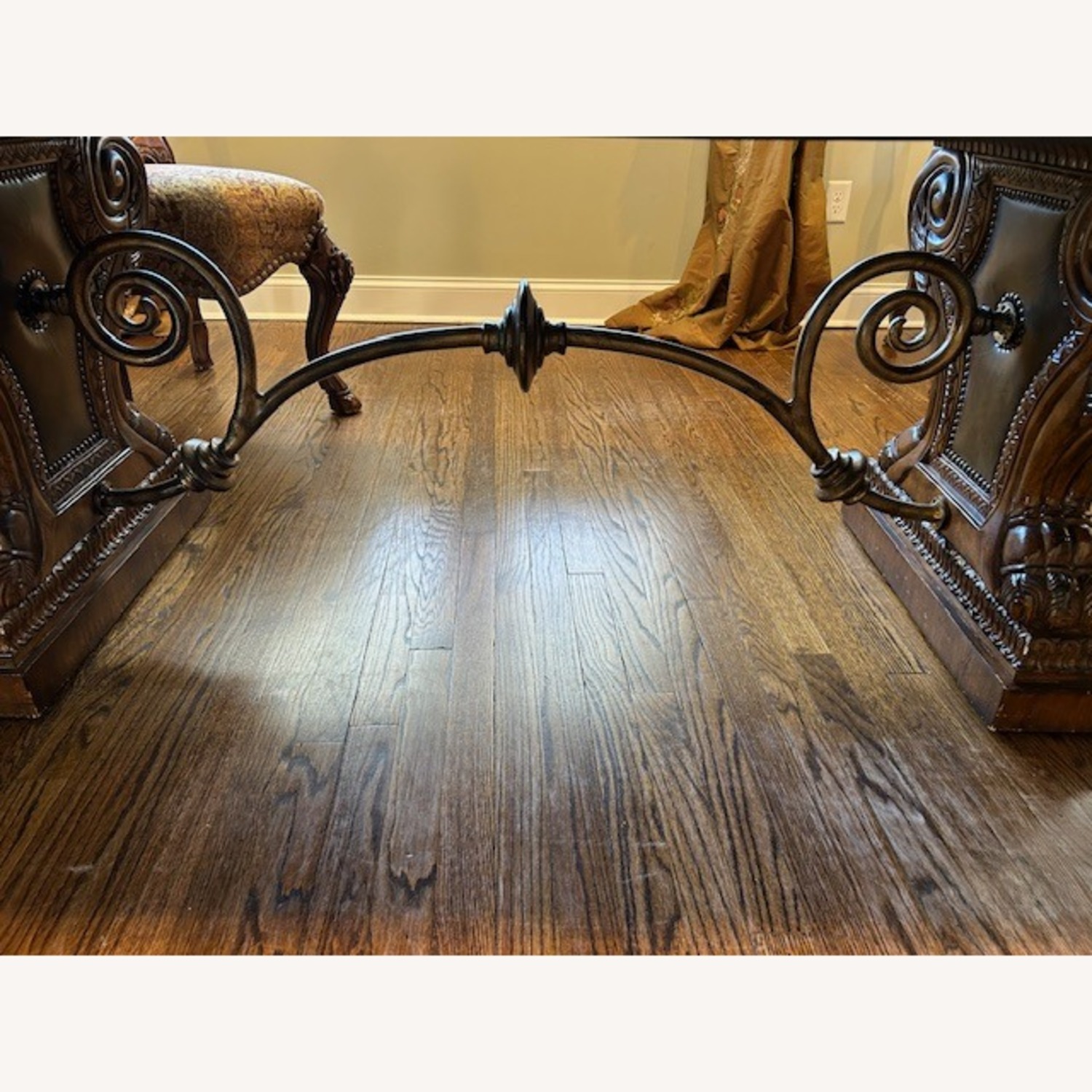 Ferguson Copeland Dining Table With 2 Leaves - image-2