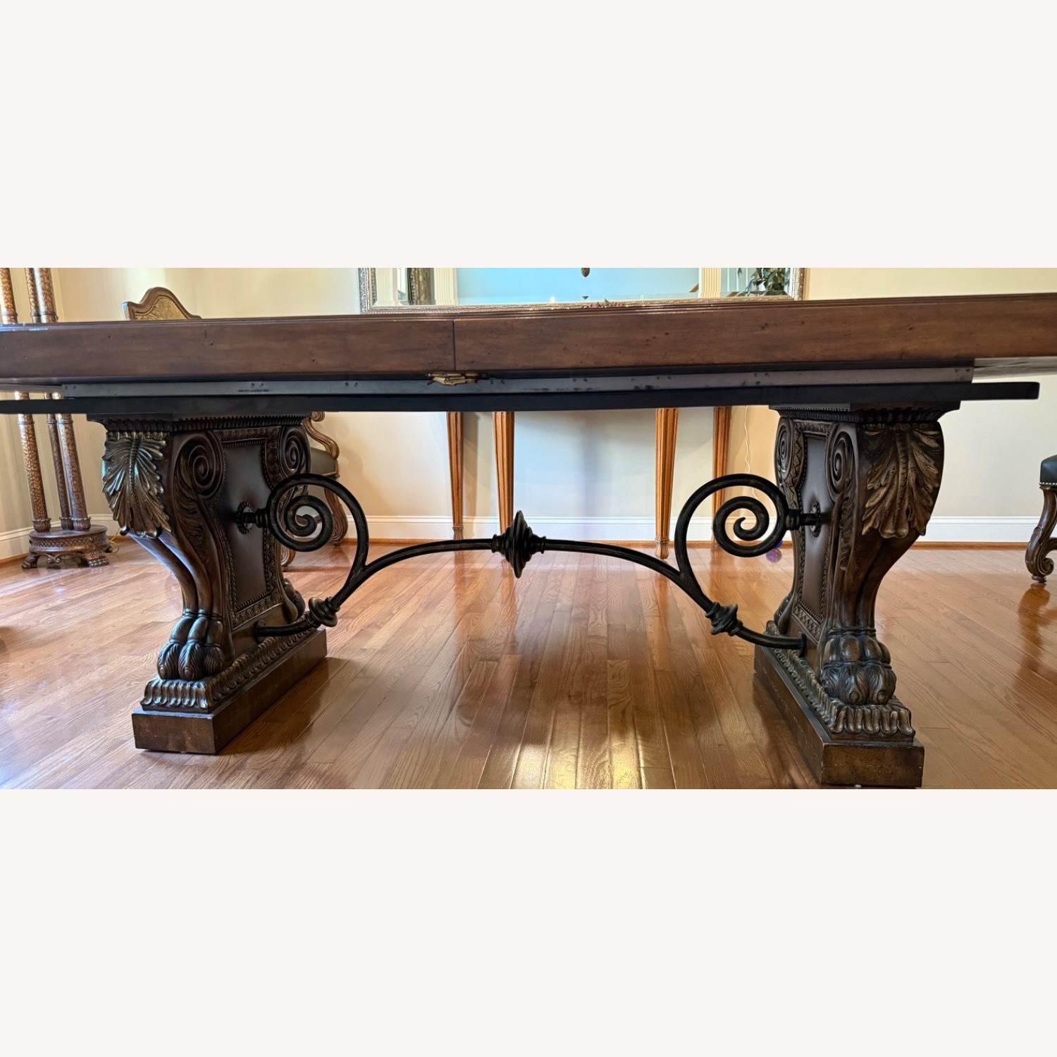 Ferguson Copeland Dining Table With 2 Leaves - image-4