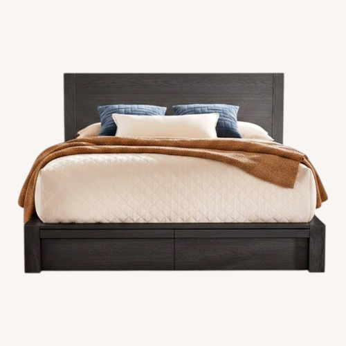 Used Rooms To Go Easton Park Queen Bed for sale on AptDeco