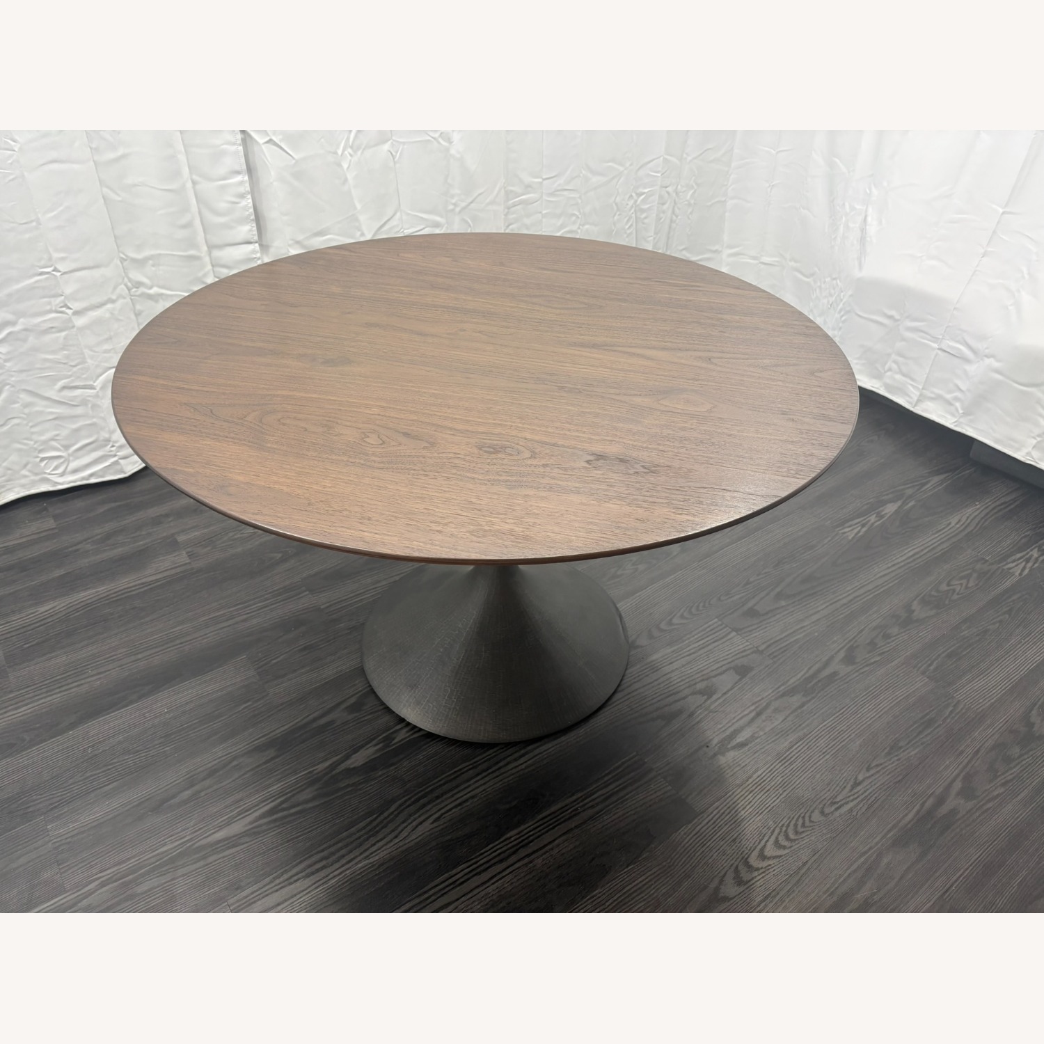 RH Aero Round Dining Table – 50" - image-10