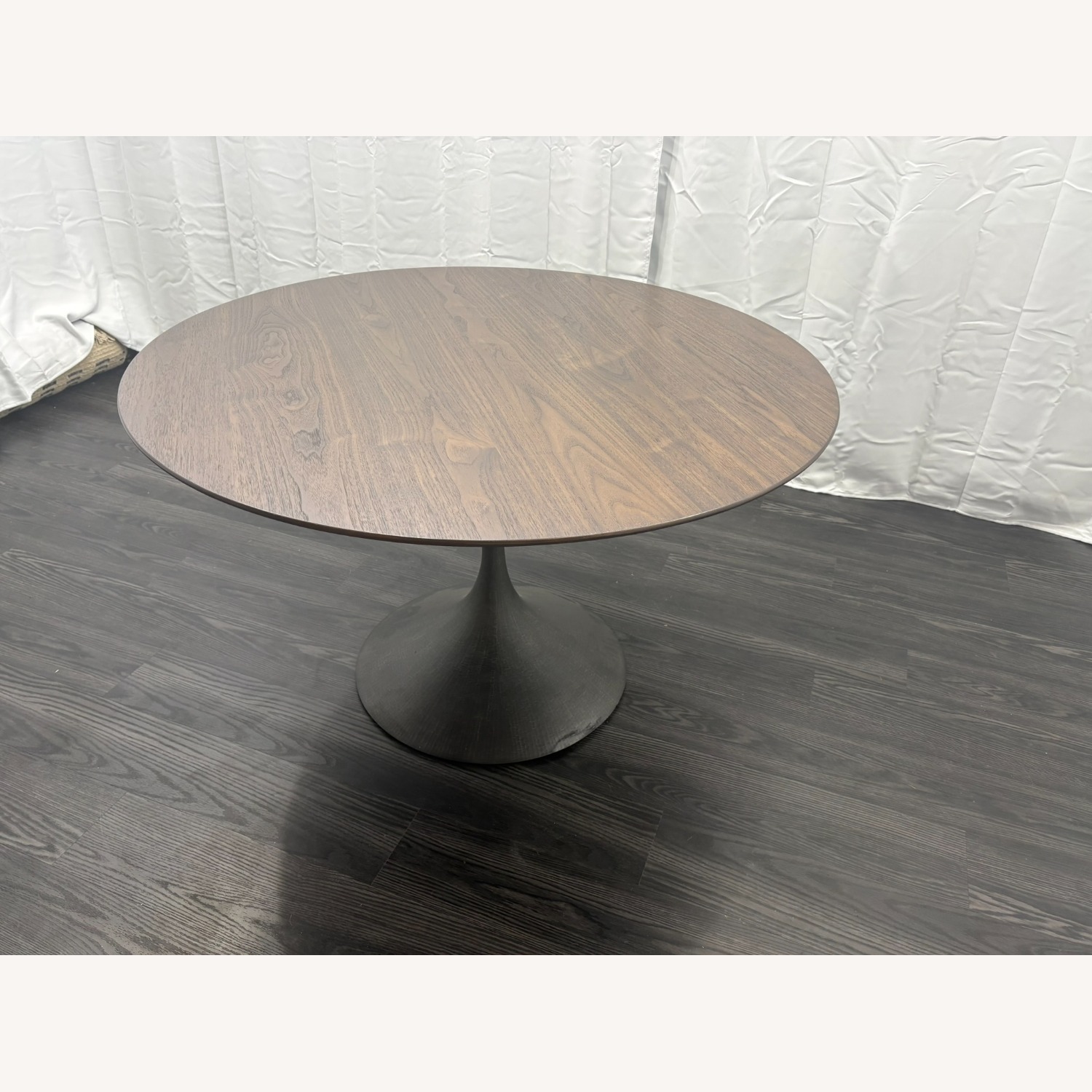 RH Aero Round Dining Table – 50" - image-11