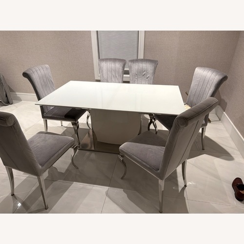 Used ItalModern 56874 White Glass Dining Sets for sale on AptDeco