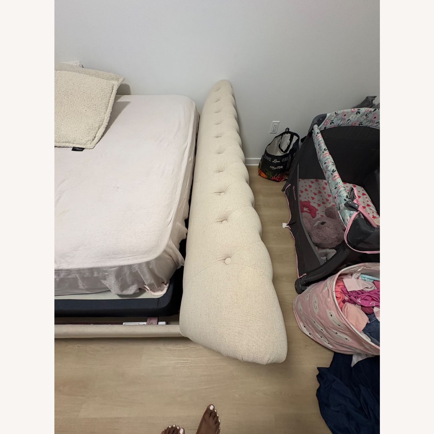 Raymour & Flanigan Odetta Natural Fabric Queen Bed - image-6