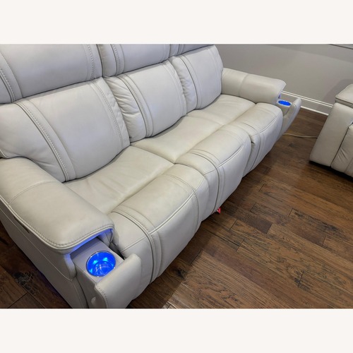 Used Rooms To Go Reclining Sofa  for sale on AptDeco