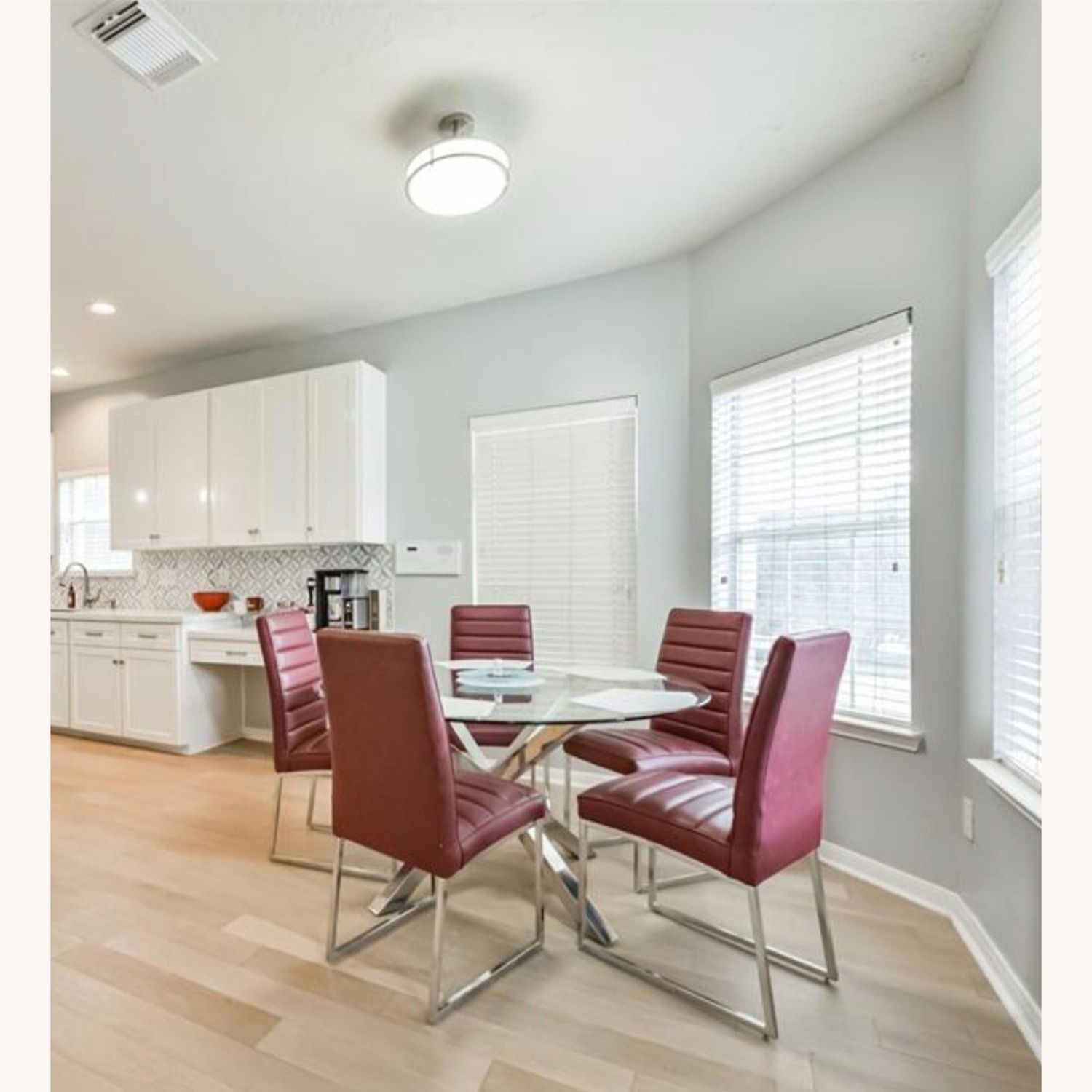 Linton Park 54” Dining Table W 5 Chairs  - image-4