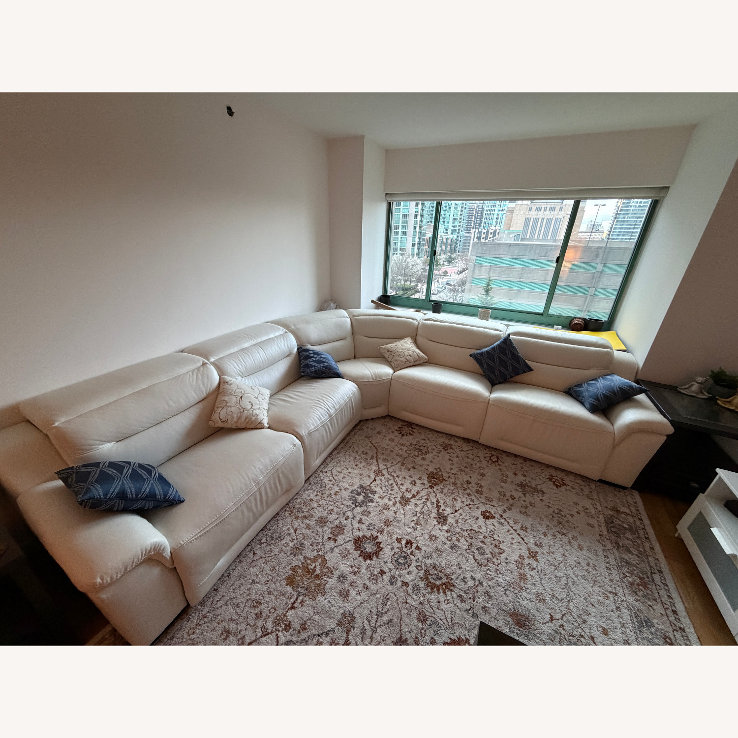 Rooms To Go Gallia Way White Leather 5 Piece Sectional - image-1