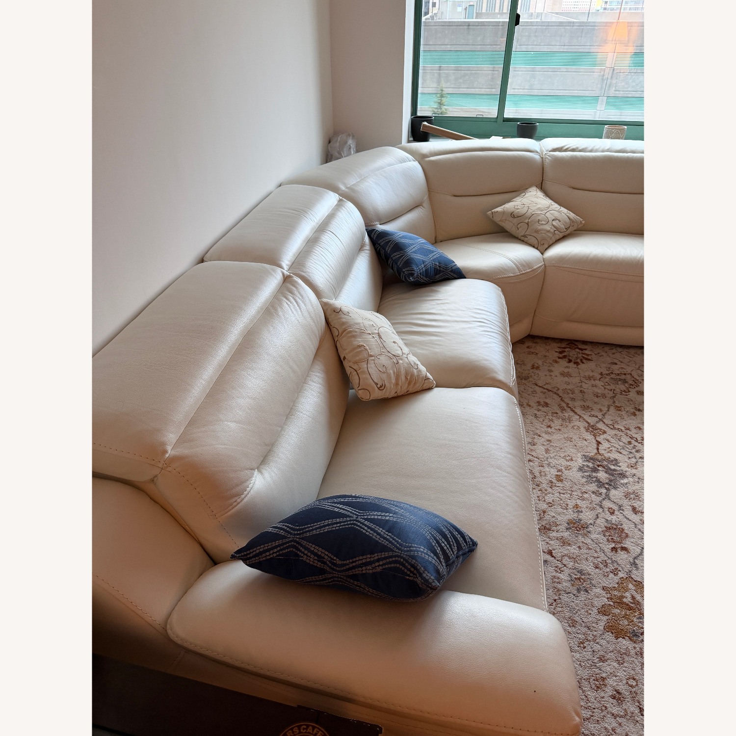 Rooms To Go Gallia Way White Leather 5 Piece Sectional - image-3