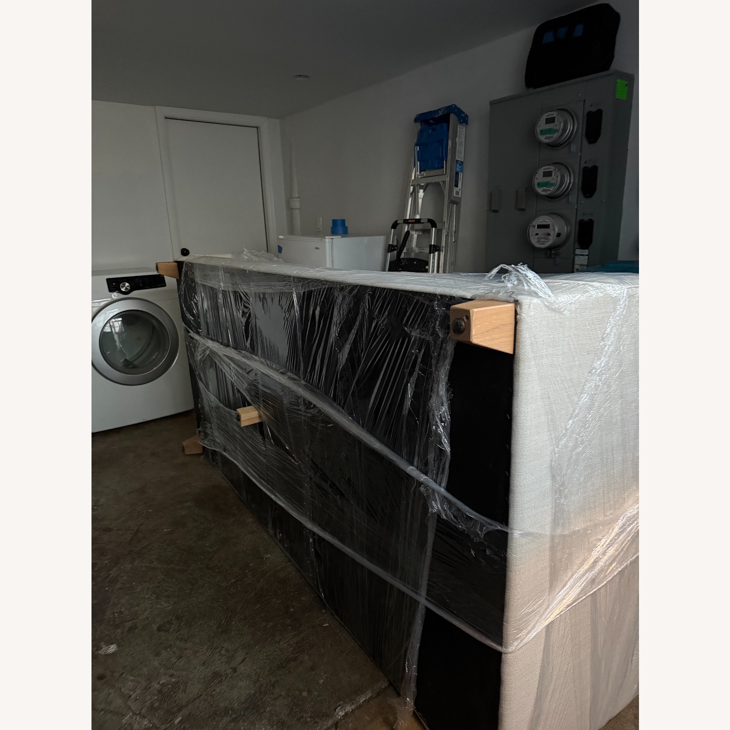 Living Spaces 3+ Seater Sofa - image-2