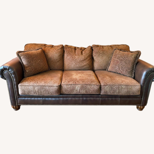 Used American of High Point Fabric Accent Chairs for sale on AptDeco
