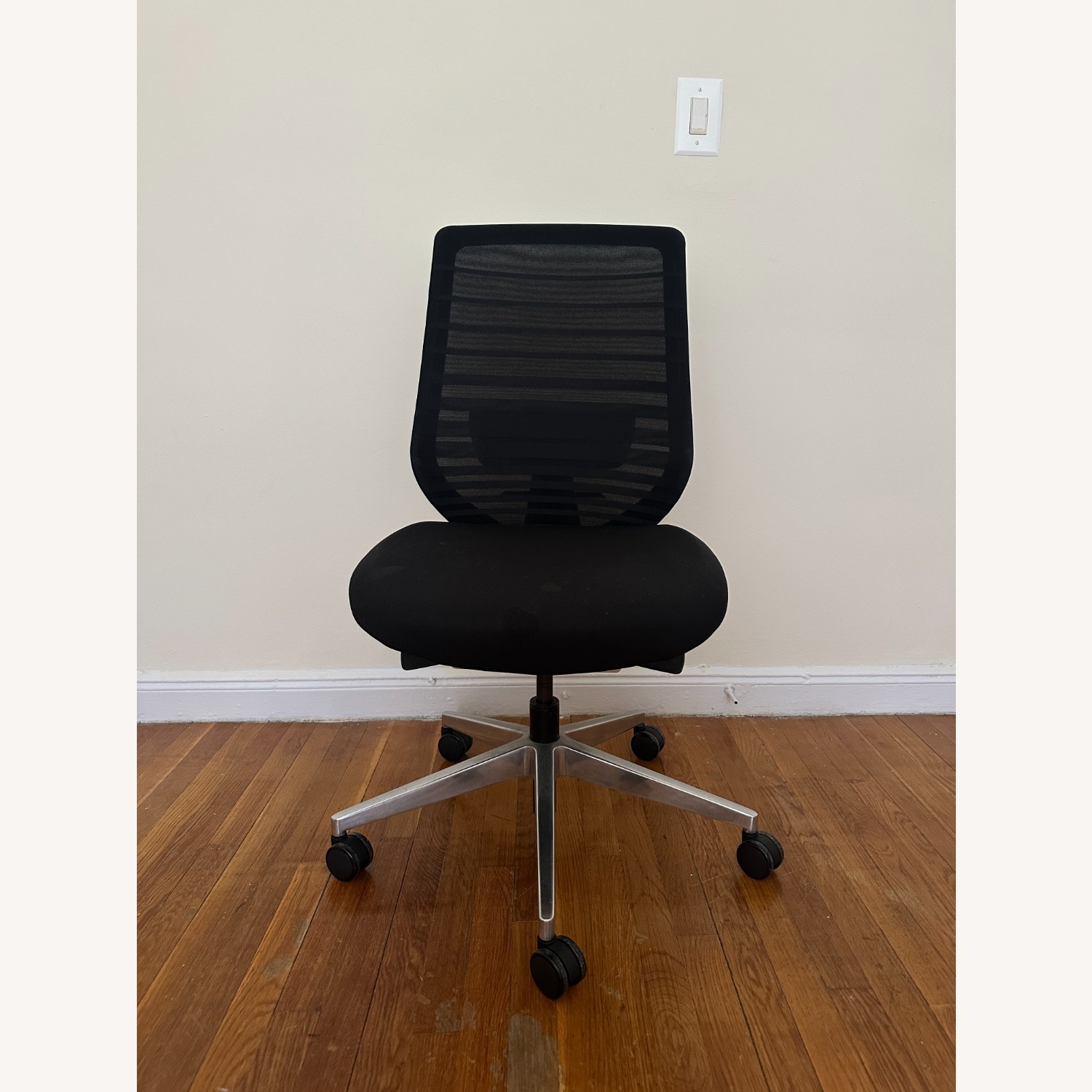 Branch Basics Ergonomic Chair - image-8