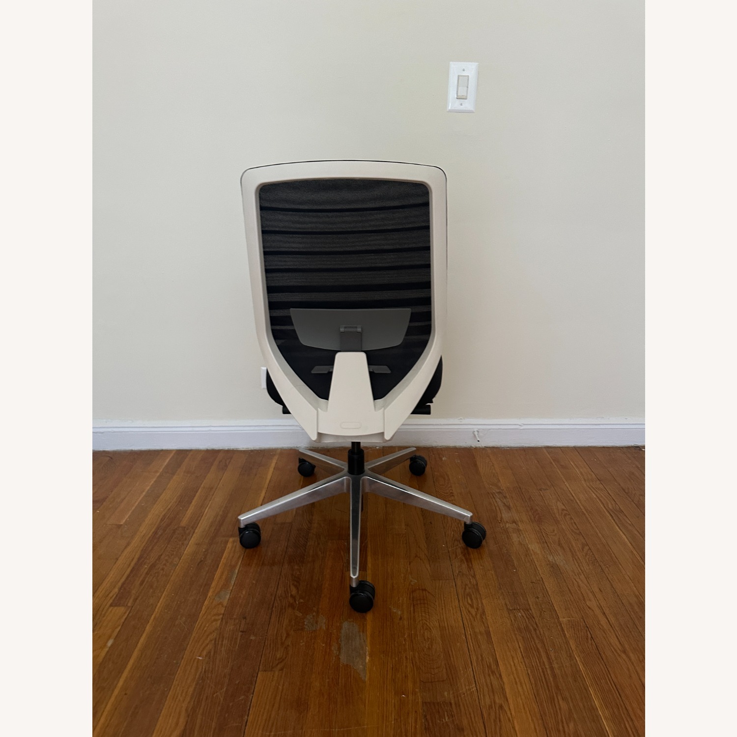 Branch Basics Ergonomic Chair - image-2