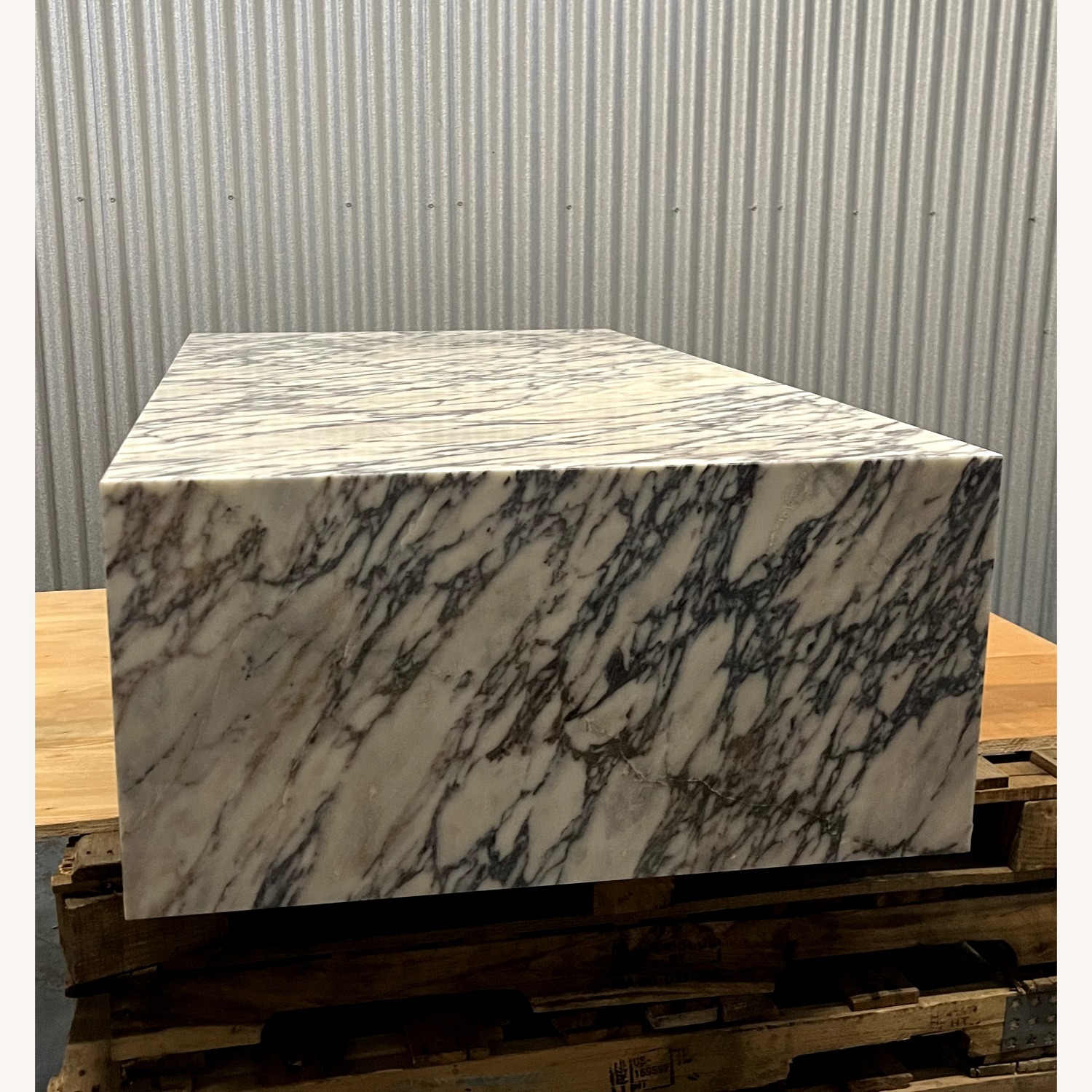 Big Plinth Marble Coffee Table Calacatta Viola - image-4