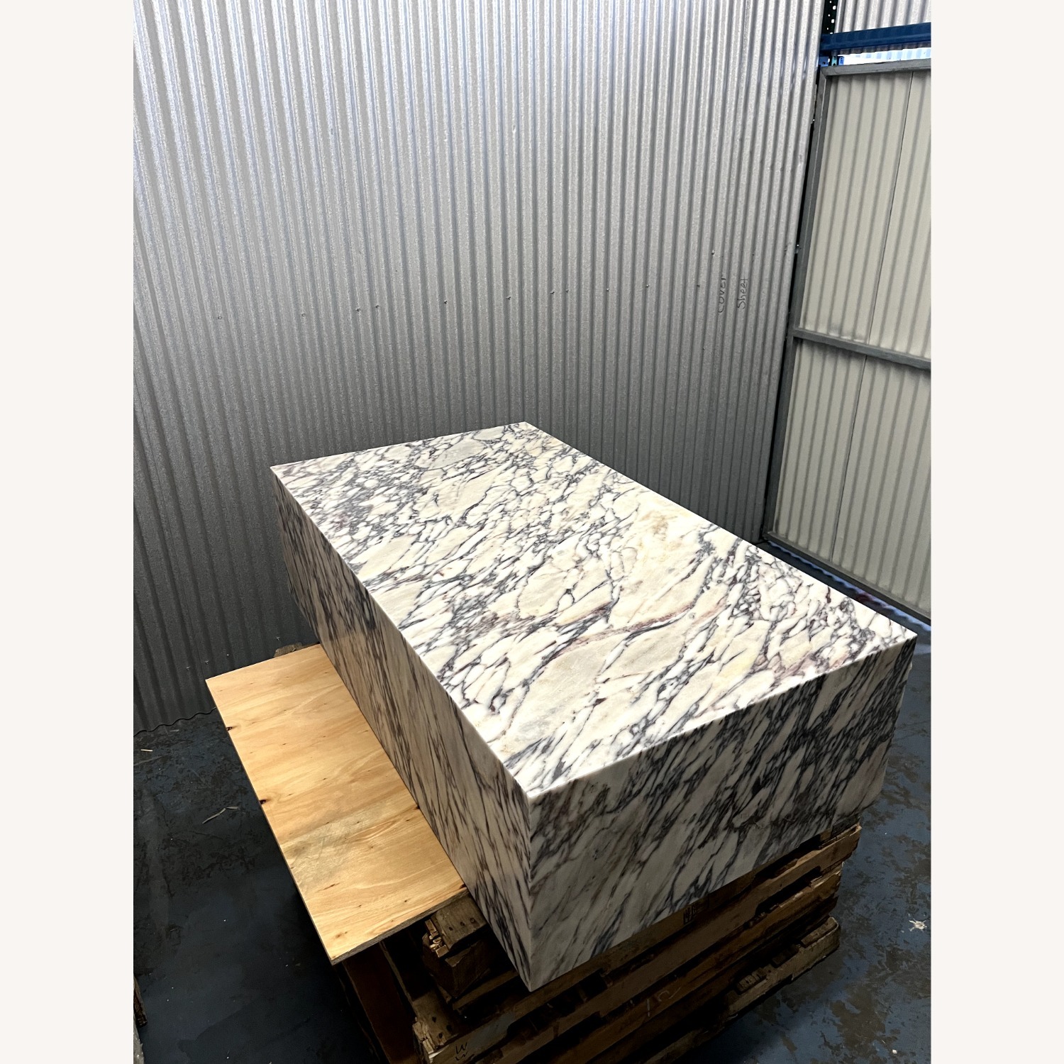 Big Plinth Marble Coffee Table Calacatta Viola - image-3