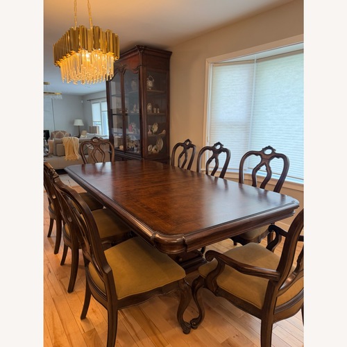 Used Thomasville Furniture Industries Dining Sets for sale on AptDeco