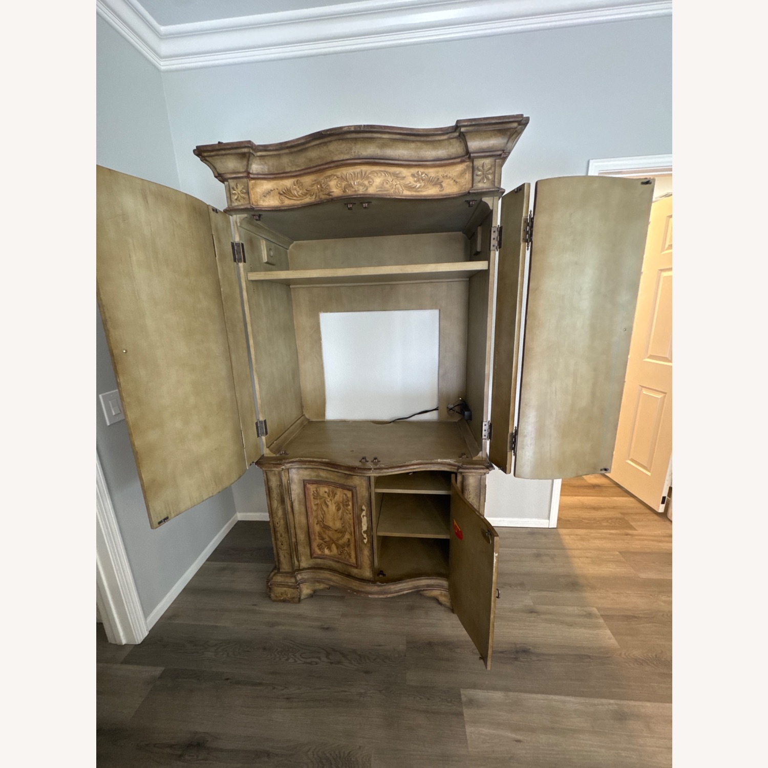 Seven Seas Armoire - image-8