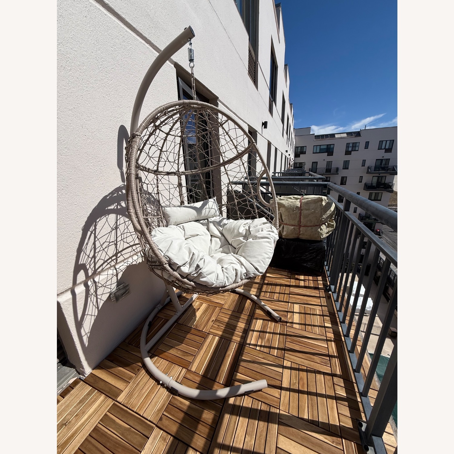 Hanging Egg Chair - image-2