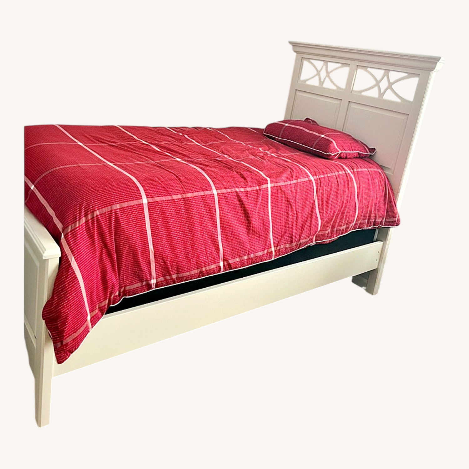 Rooms To Go Twin Bed - image-0