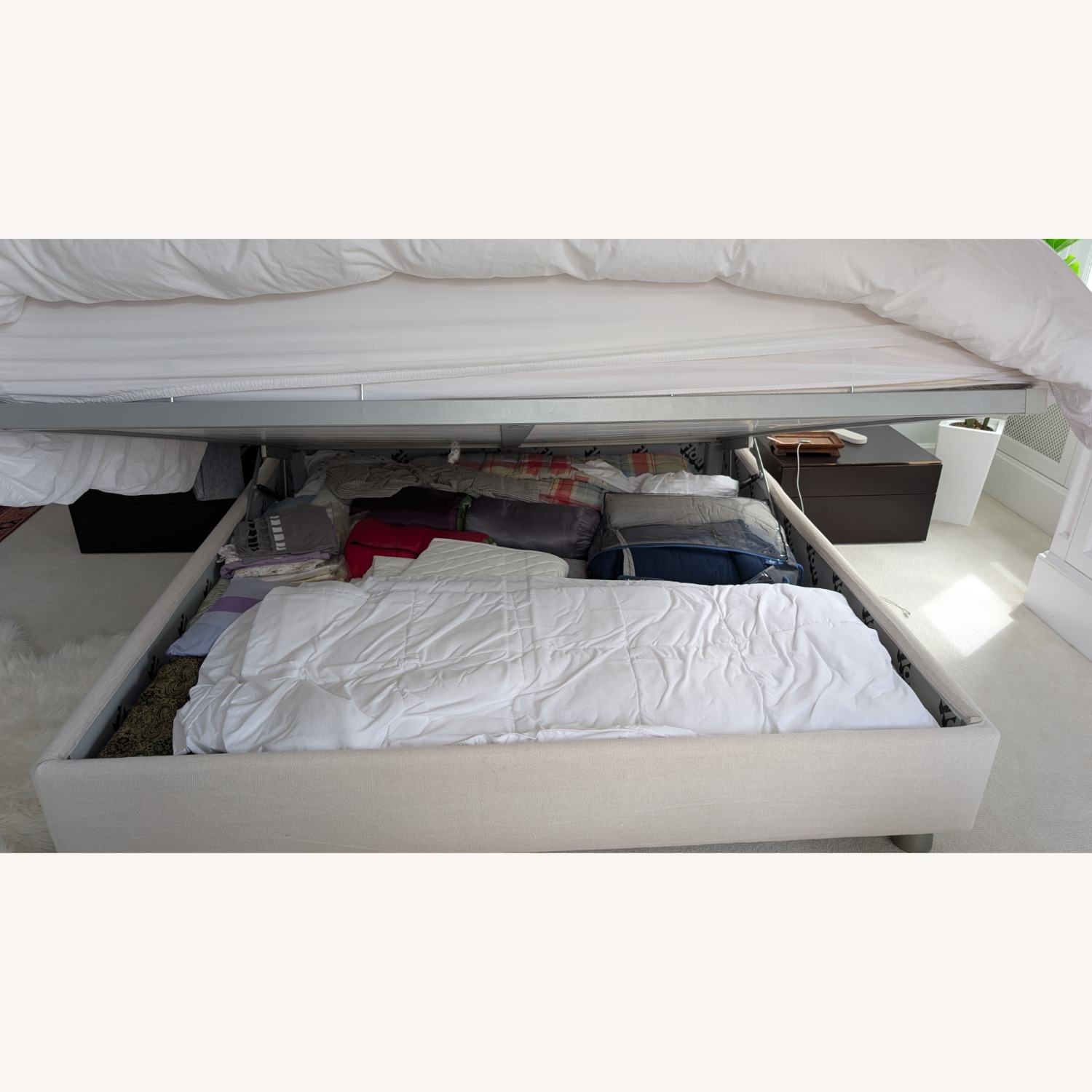 Flou Notturno Light Gray Fabric King Bed - image-7