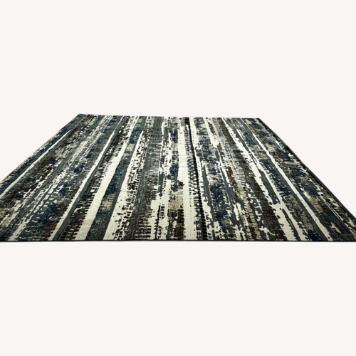 Used Oriental Weavers Caravan 750W Area Rug 10.3' x 11.9' for sale on AptDeco