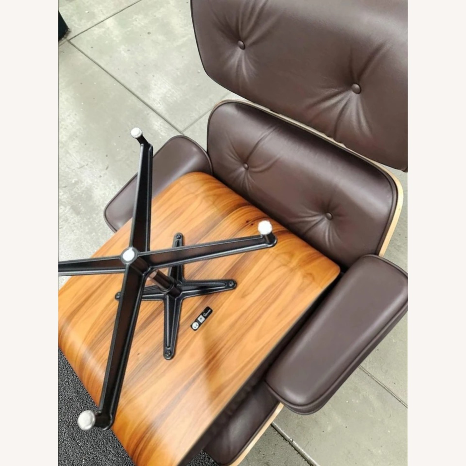 Herman Miller Eames Lounge Chair & Ottoman - image-8