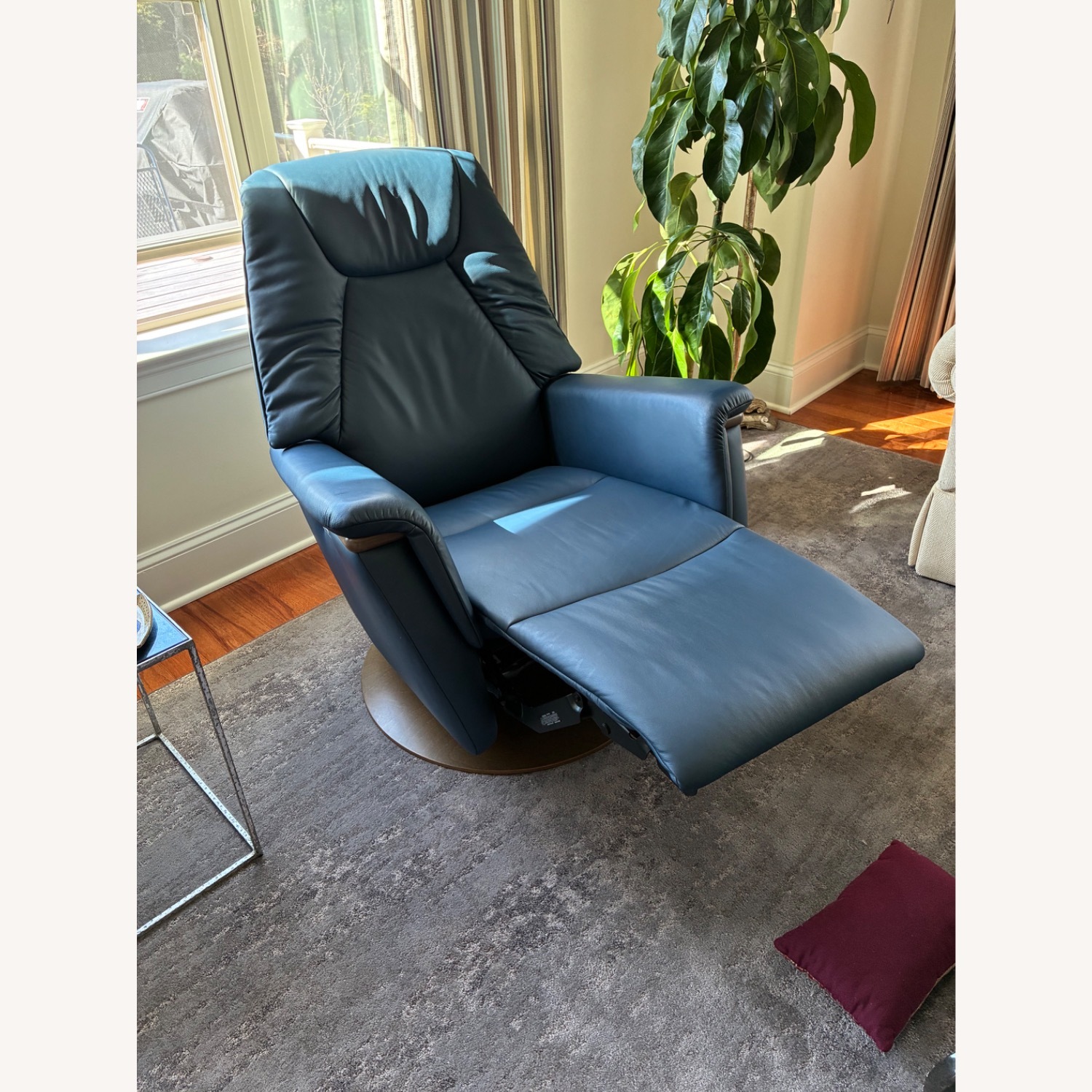 Stressless Mike Blue Leather Recliner W Wood Base - image-3