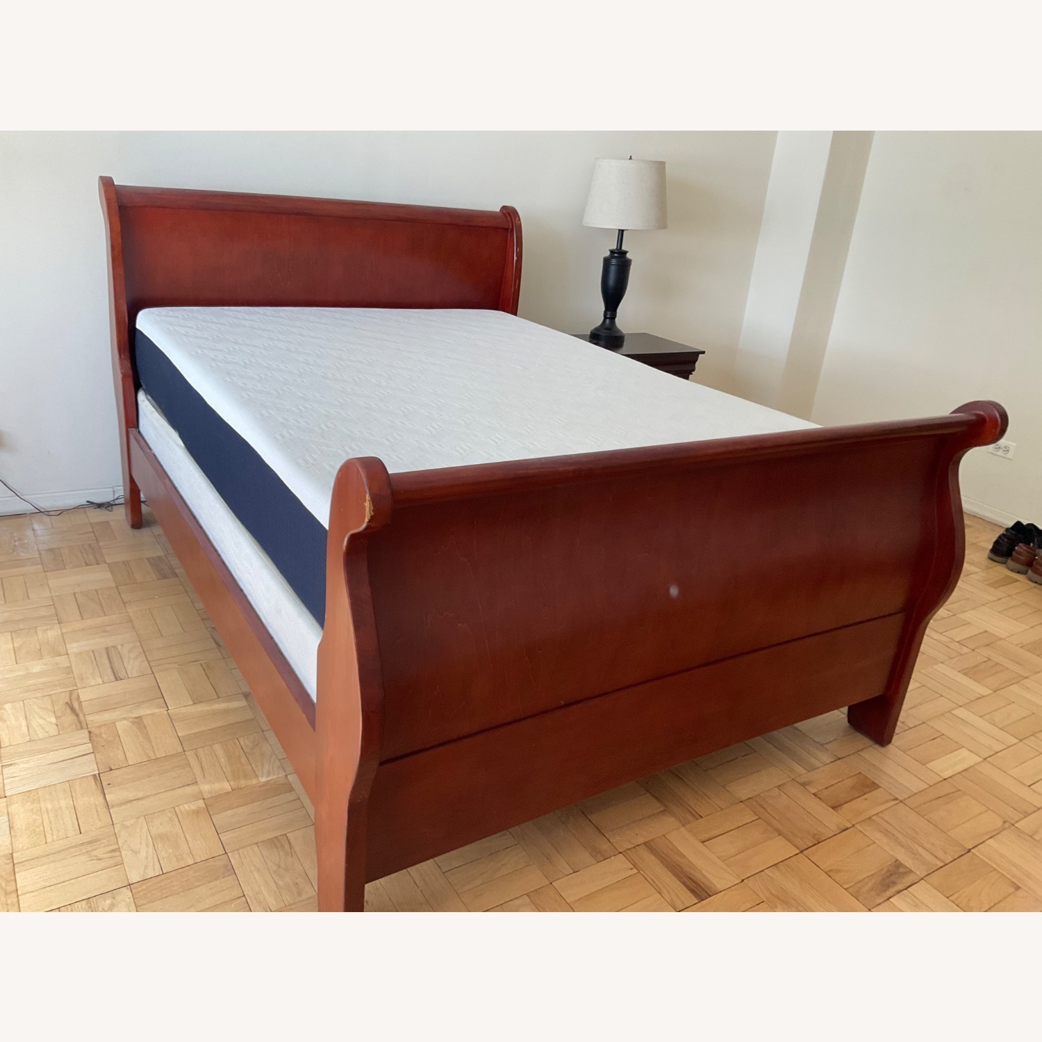 Sleigh Bed - image-2