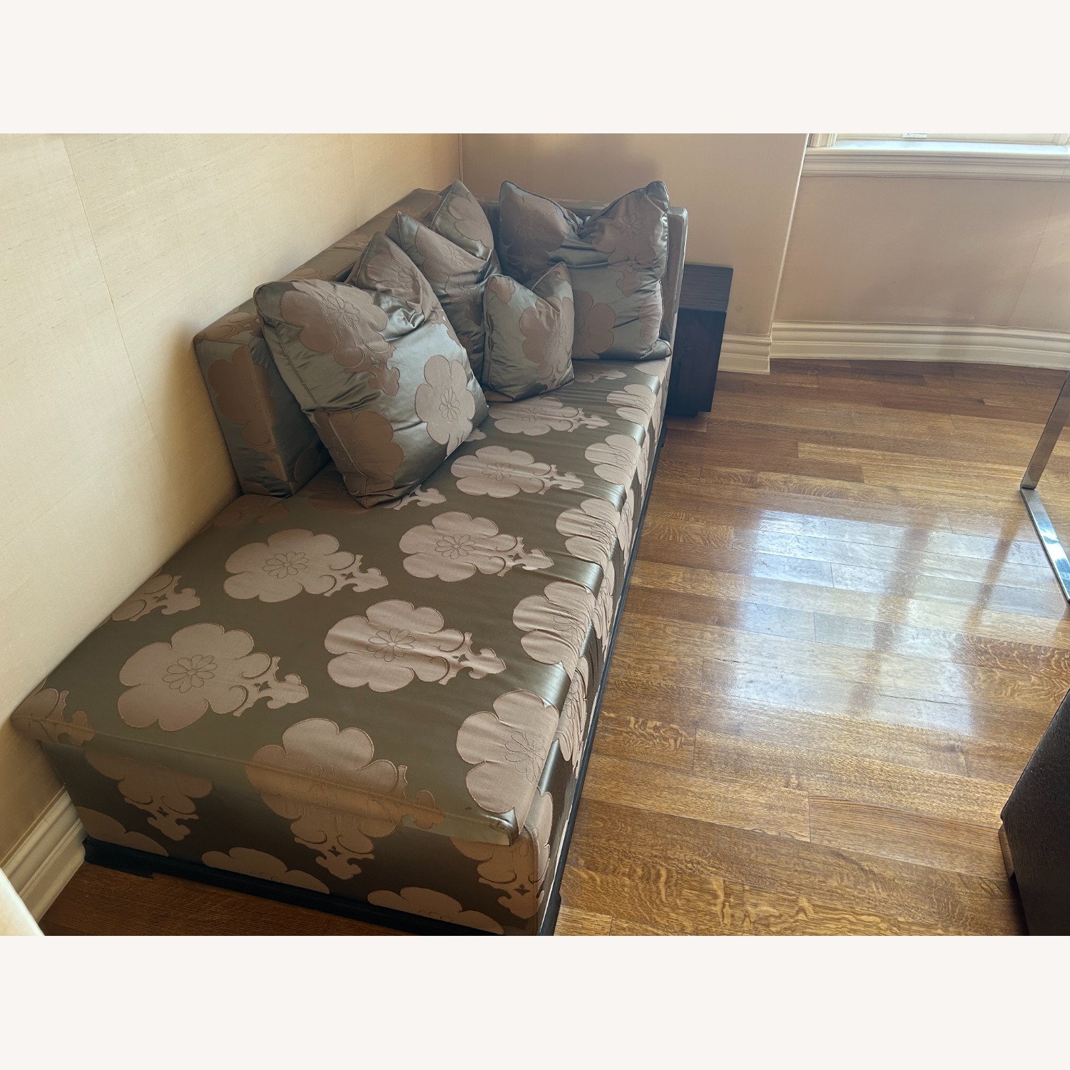 Armani Casa Otello Meridienne Chaise Lounge - image-2