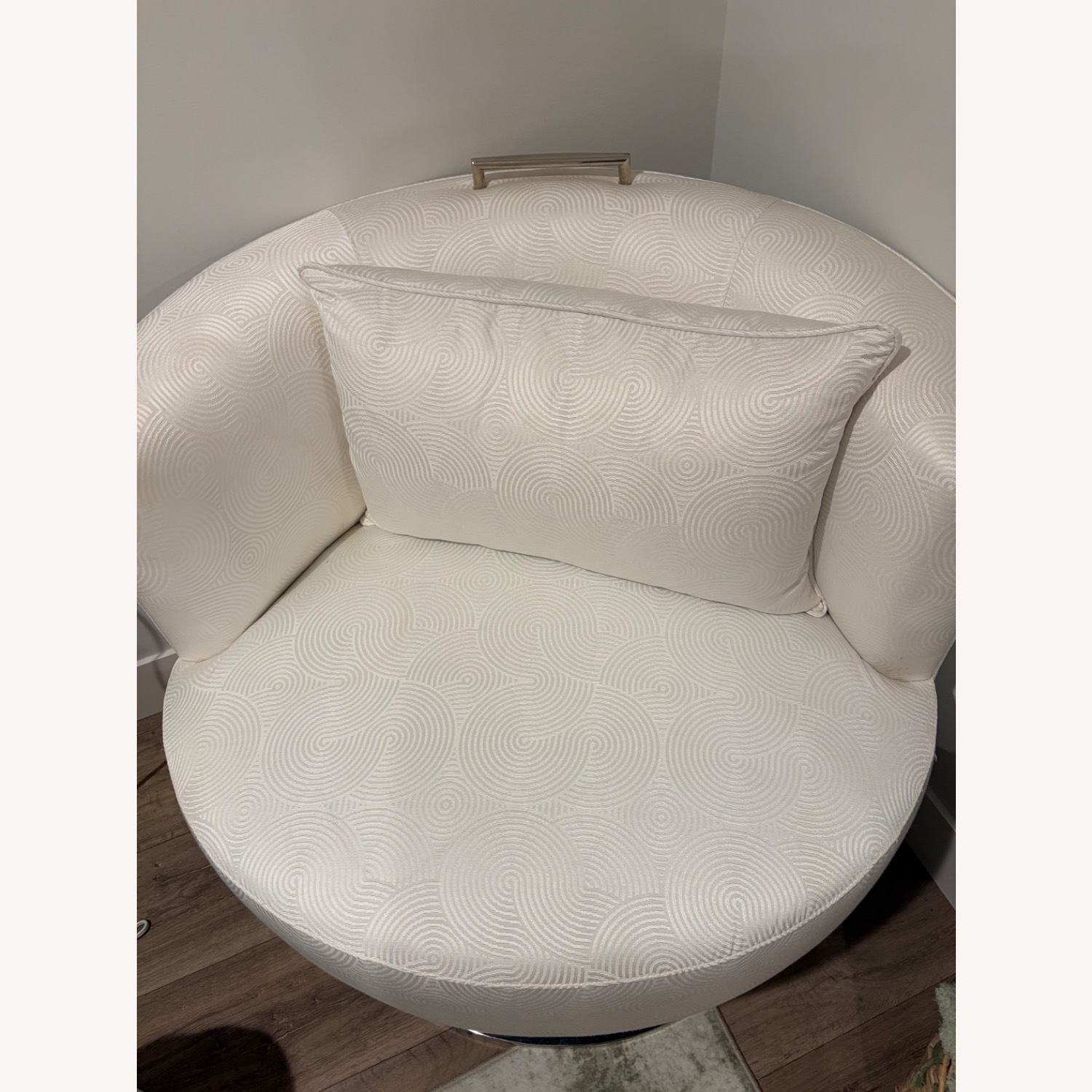 Vanguard Michael Weiss Swivel Chairs (Set of 2) - image-2