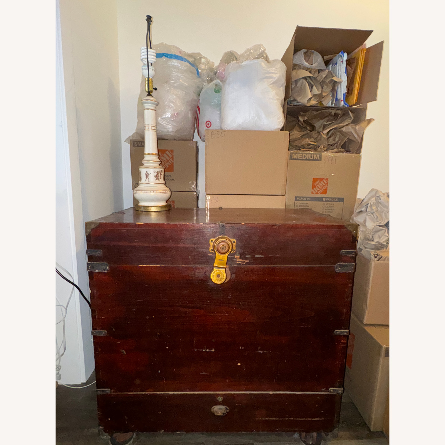 Steamer Trunk/Chest Antique - image-7