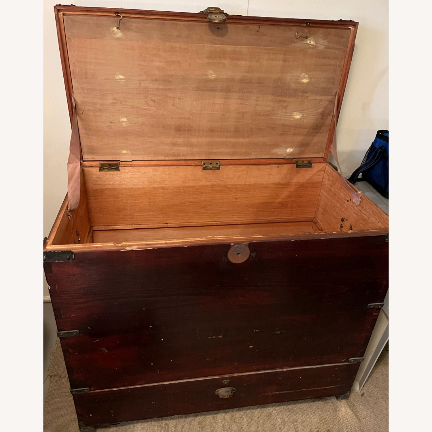 Steamer Trunk/Chest Antique - image-14