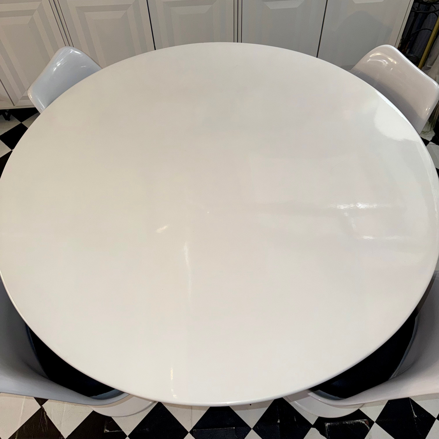 48” White Tulip Dining Table Set w/ Chairs - image-3