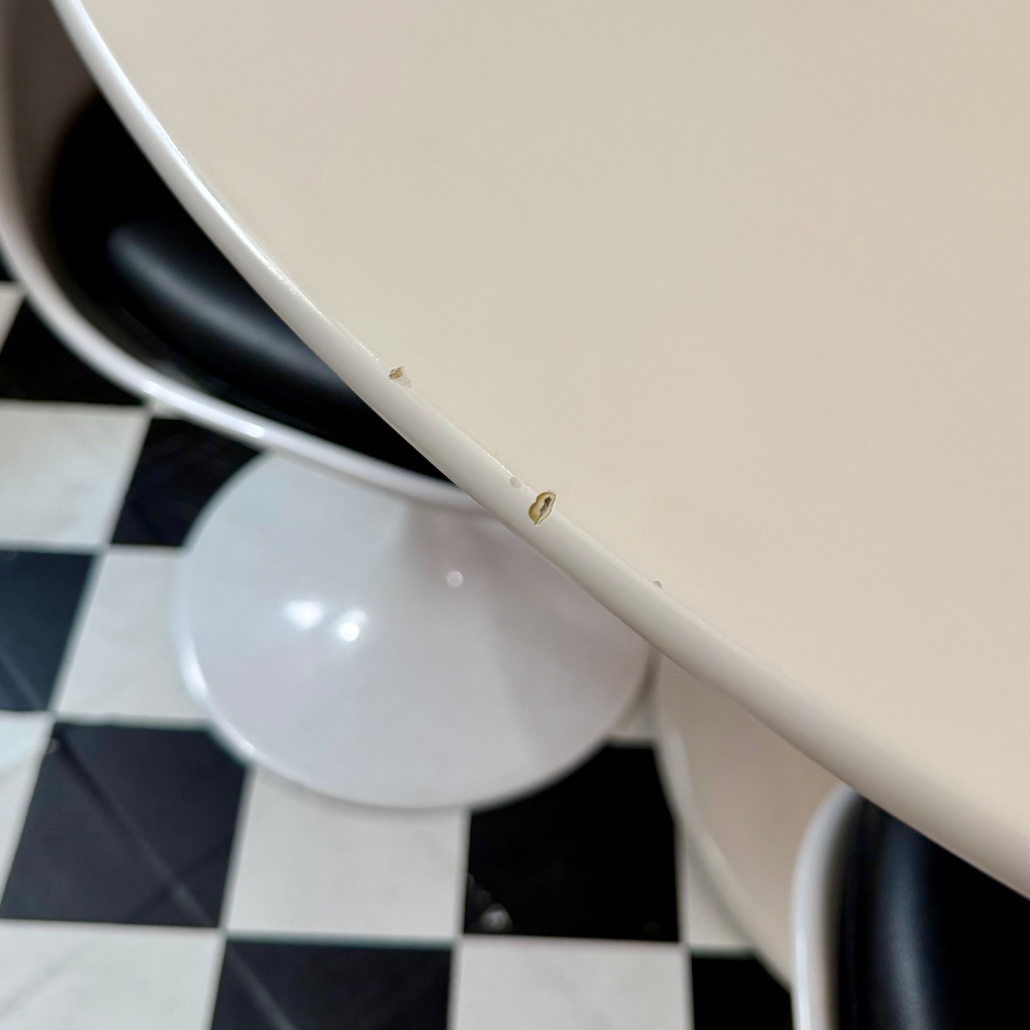 48” White Tulip Dining Table Set w/ Chairs - image-4