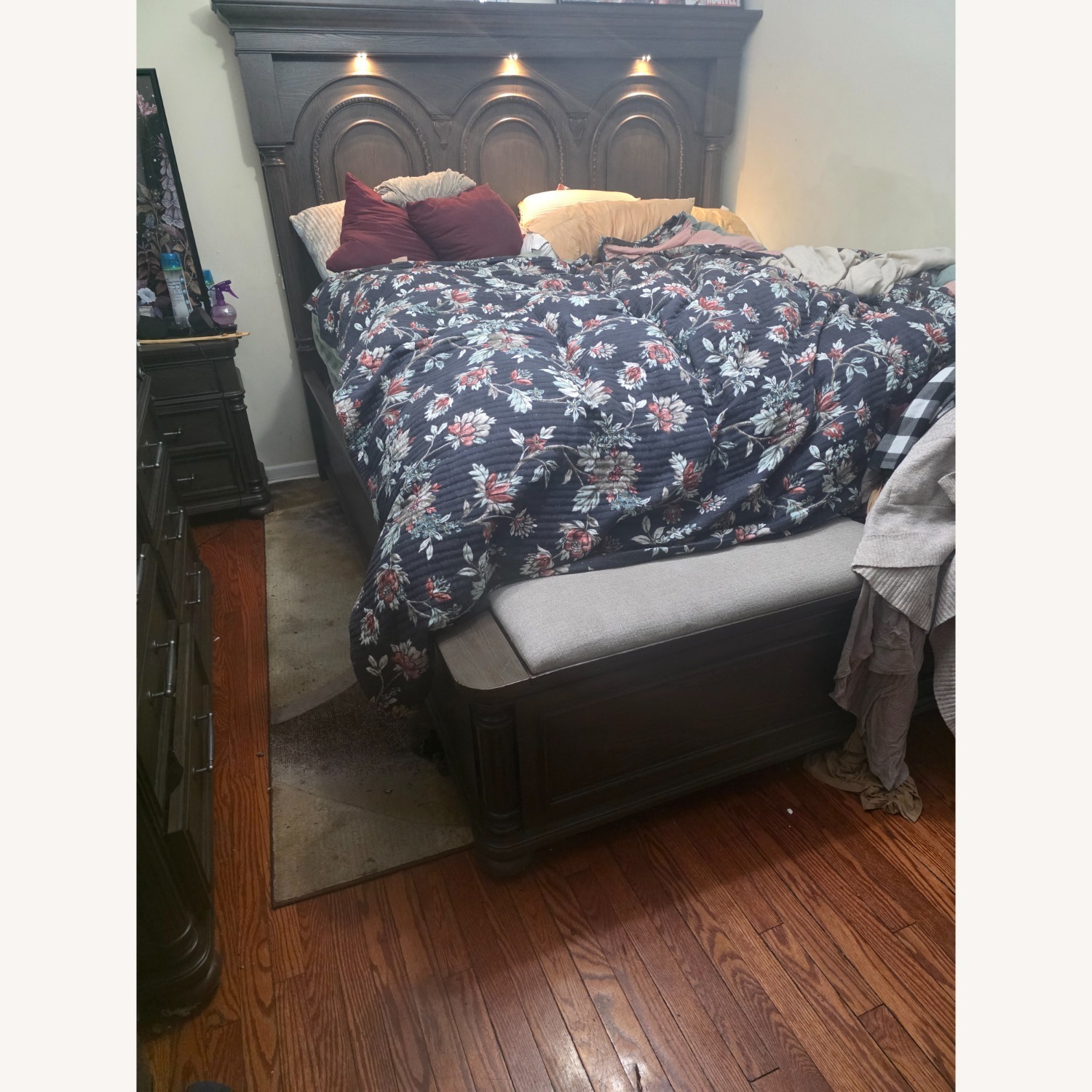 King Size Column Style Bed  - image-2