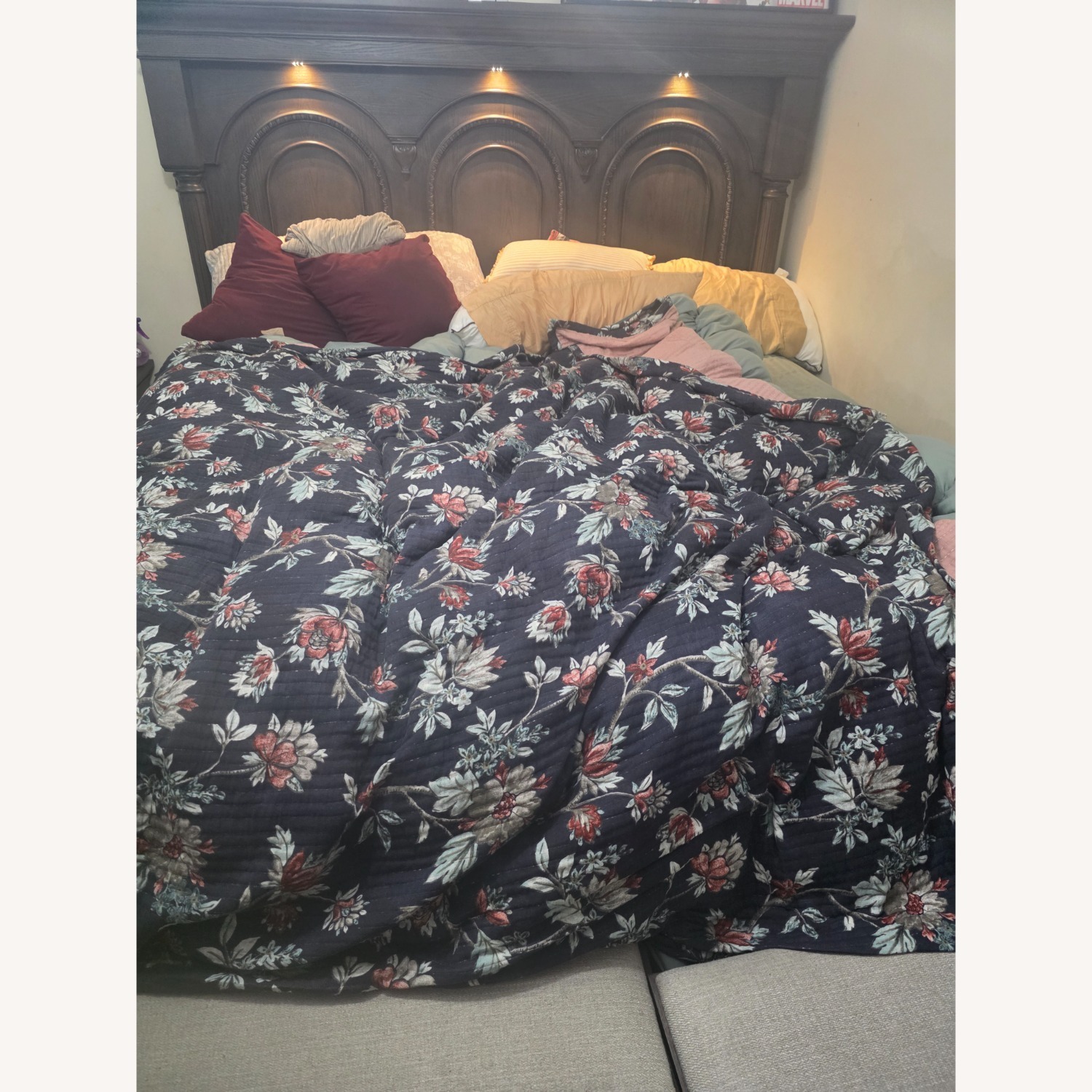 King Size Column Style Bed  - image-3